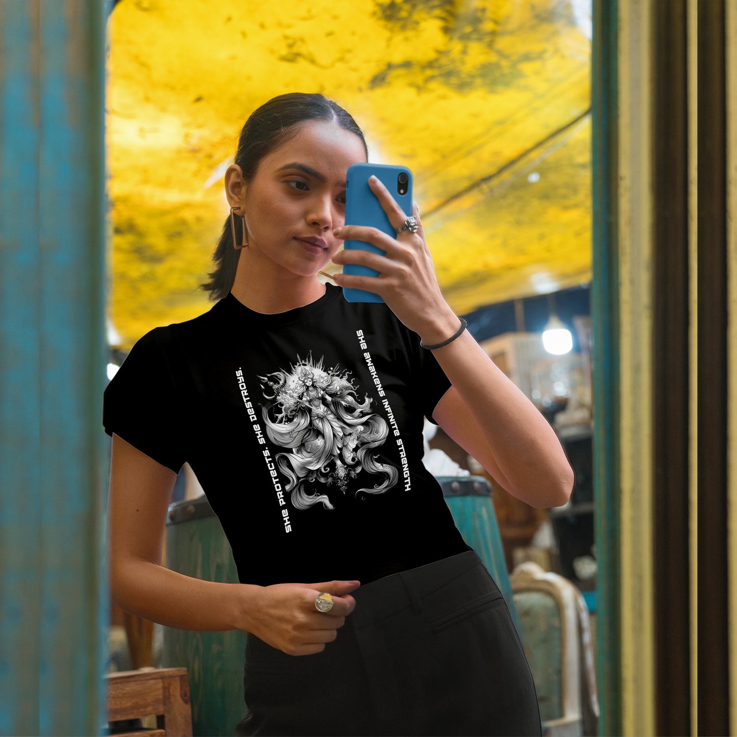 Shākti II Crop Top