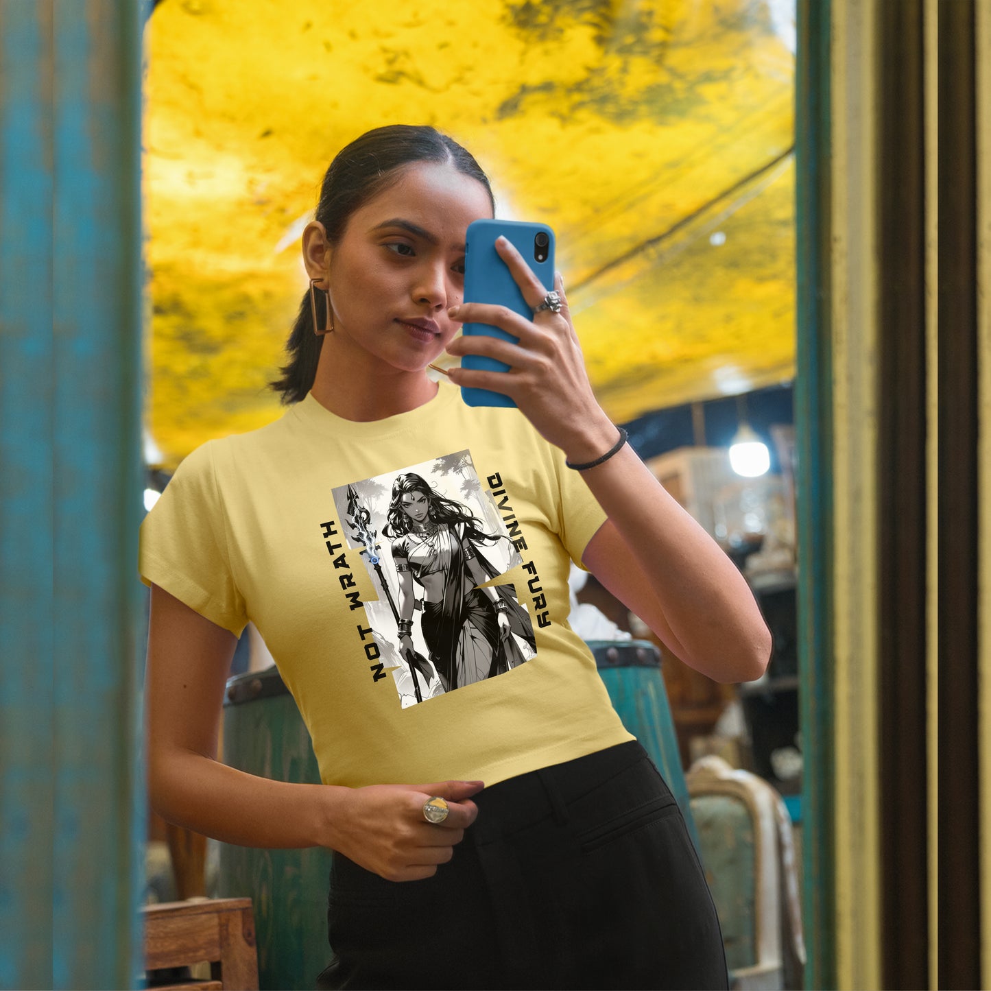 Shākti III Crop Top