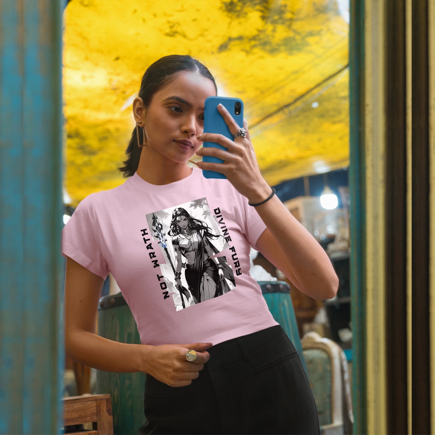 Shākti III Crop Top