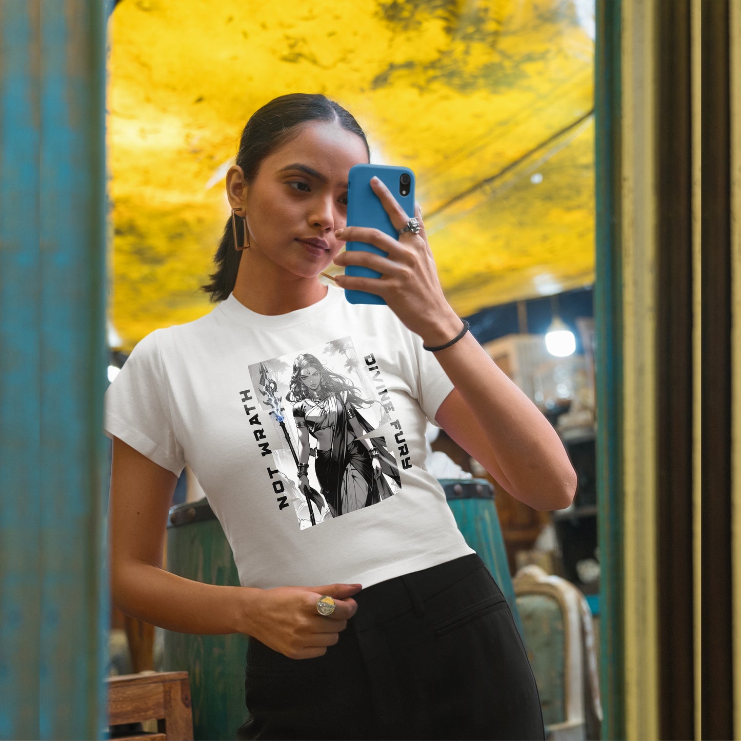 Shākti III Crop Top