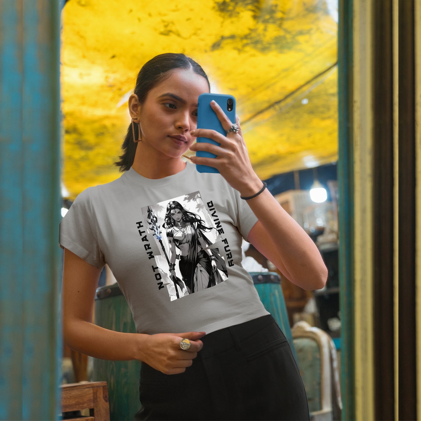 Shākti III Crop Top