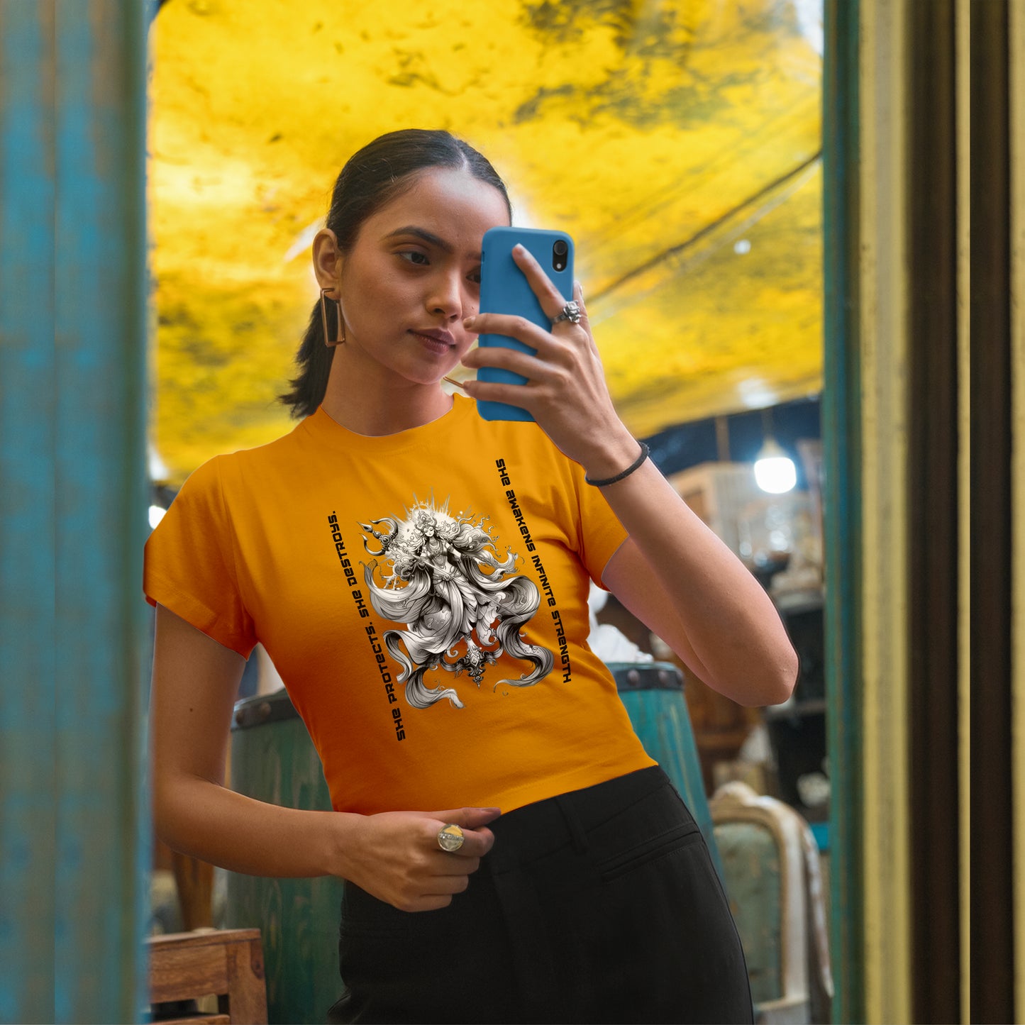 Shākti II Crop Top