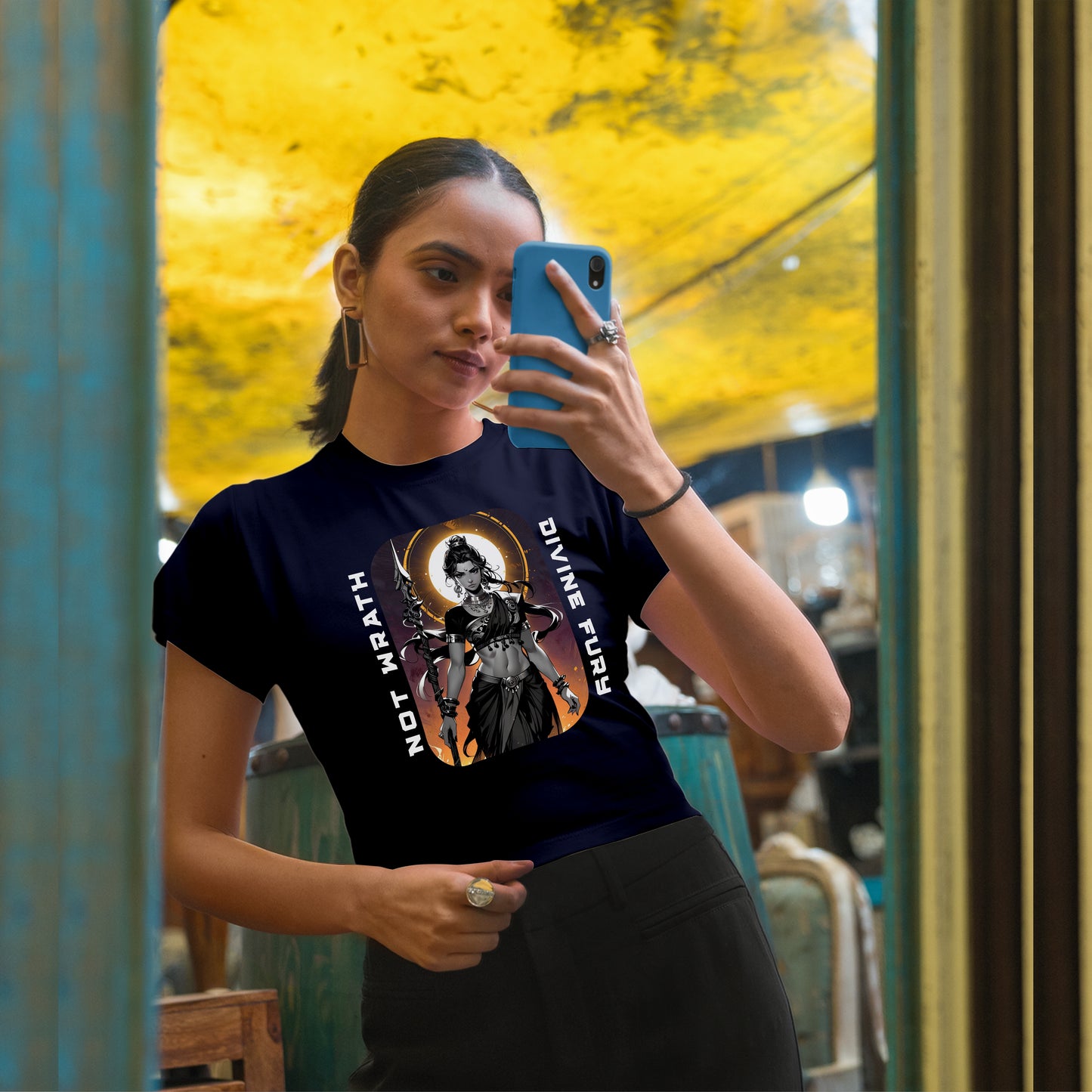 Shākti IV Crop Top