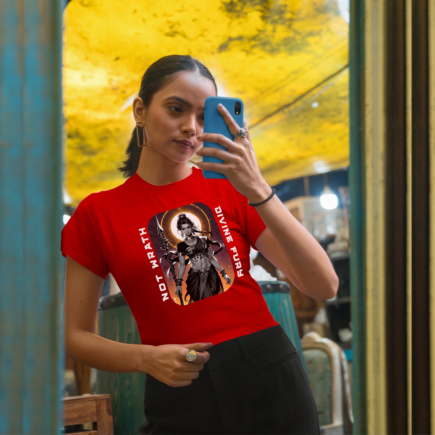 Shākti IV Crop Top