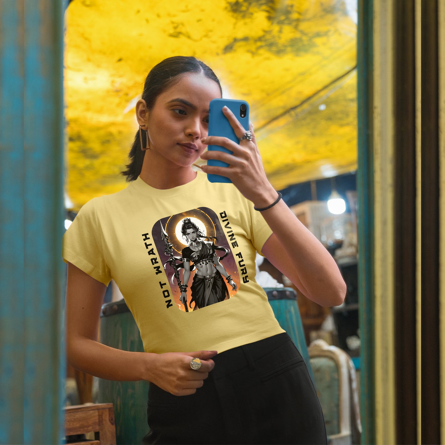 Shākti IV Crop Top