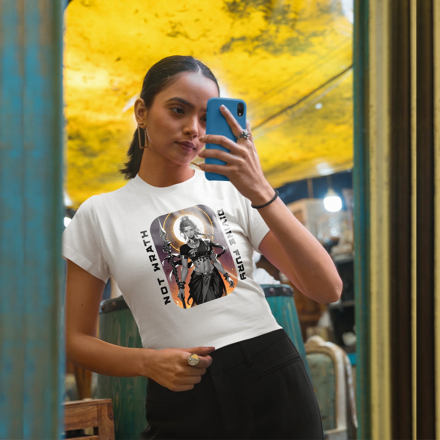 Shākti IV Crop Top