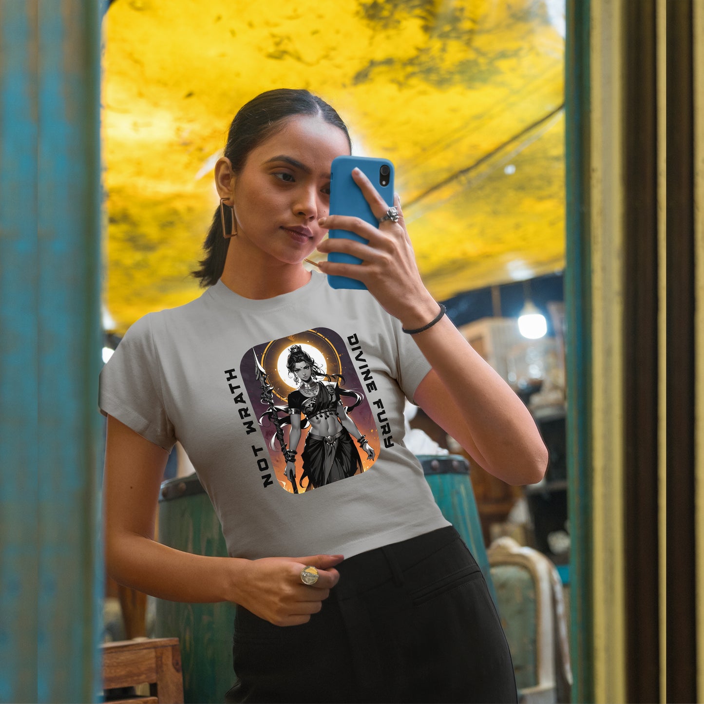 Shākti IV Crop Top